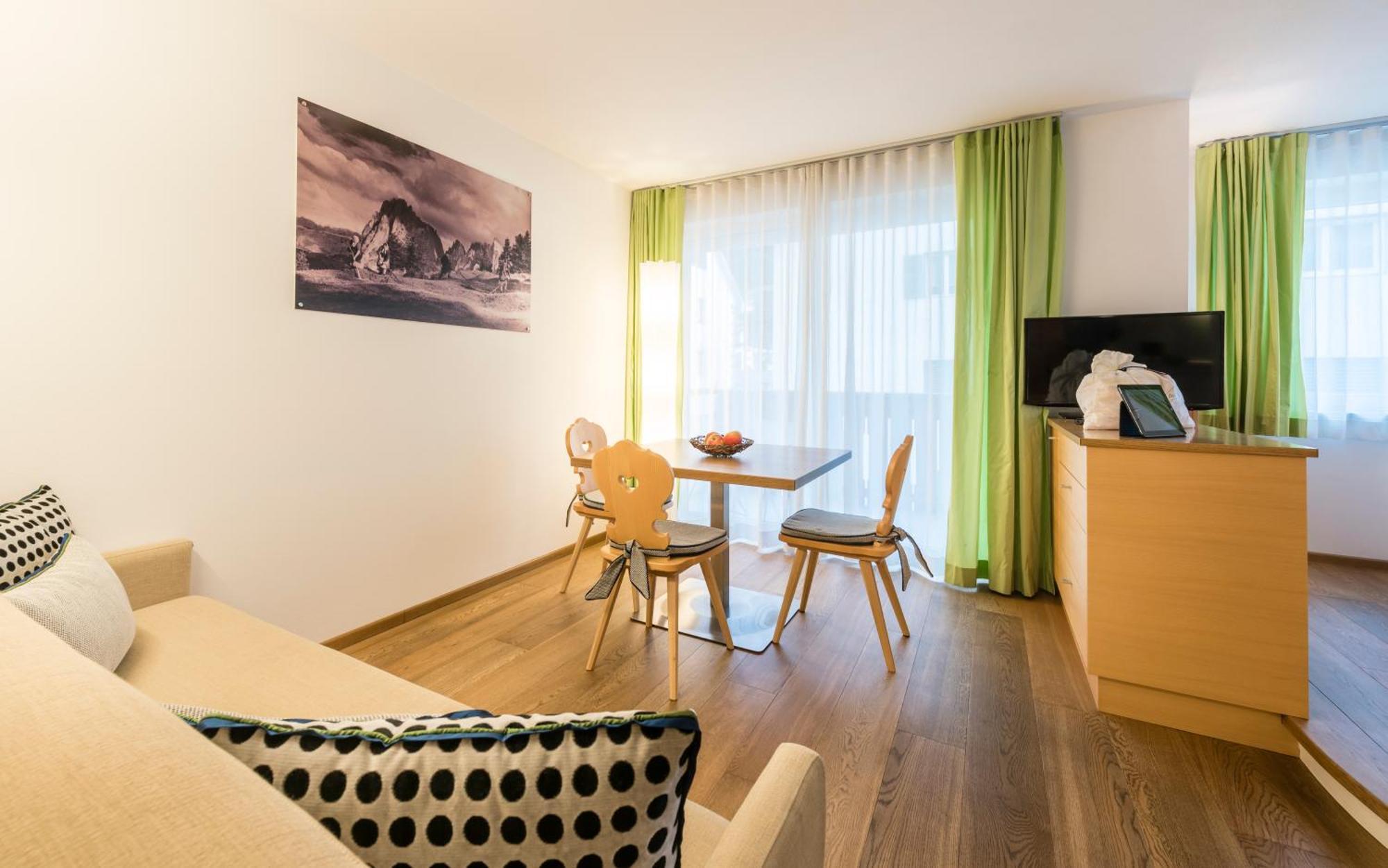 Avita - Suites To Relax Ortisei Extérieur photo